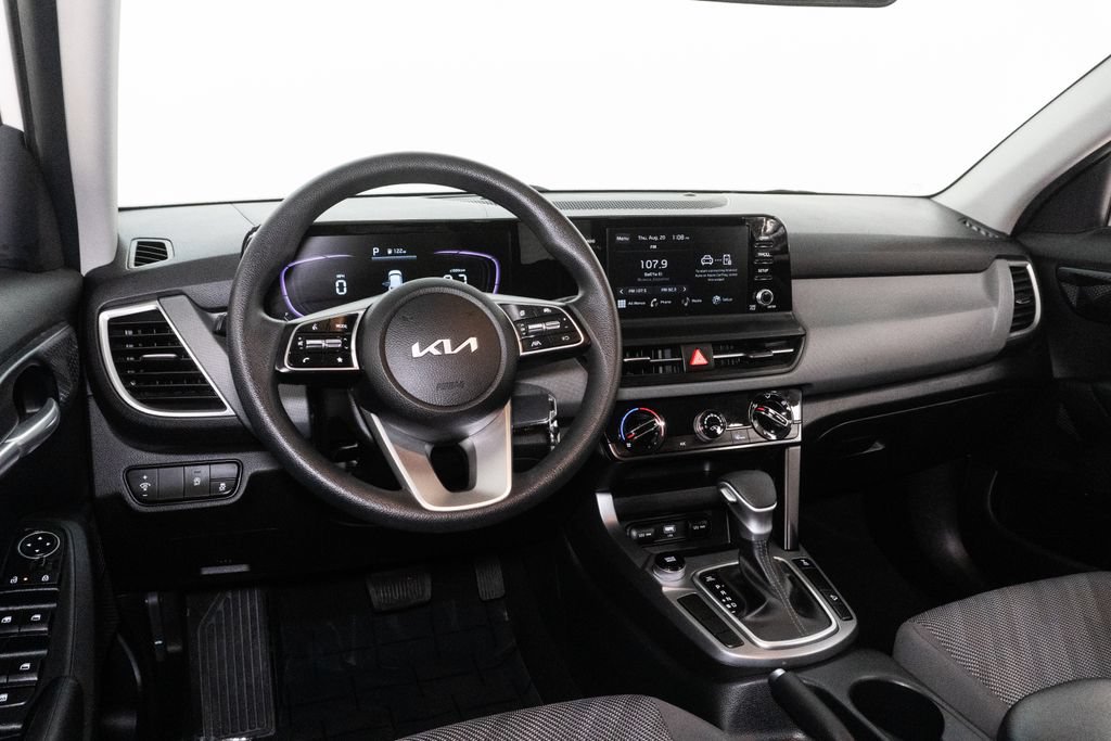 Used 2024 Kia Seltos LX AWD/4WD image 9