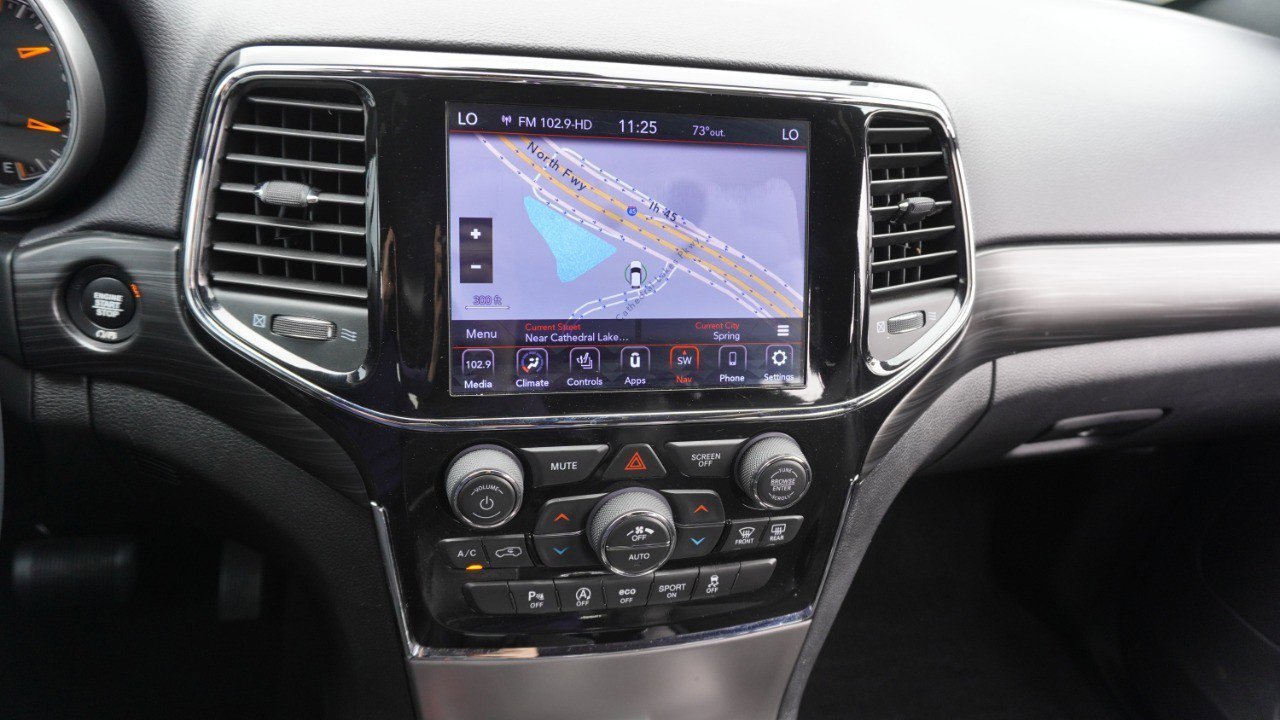 Used 2019 Jeep Grand Cherokee Altitude image 16