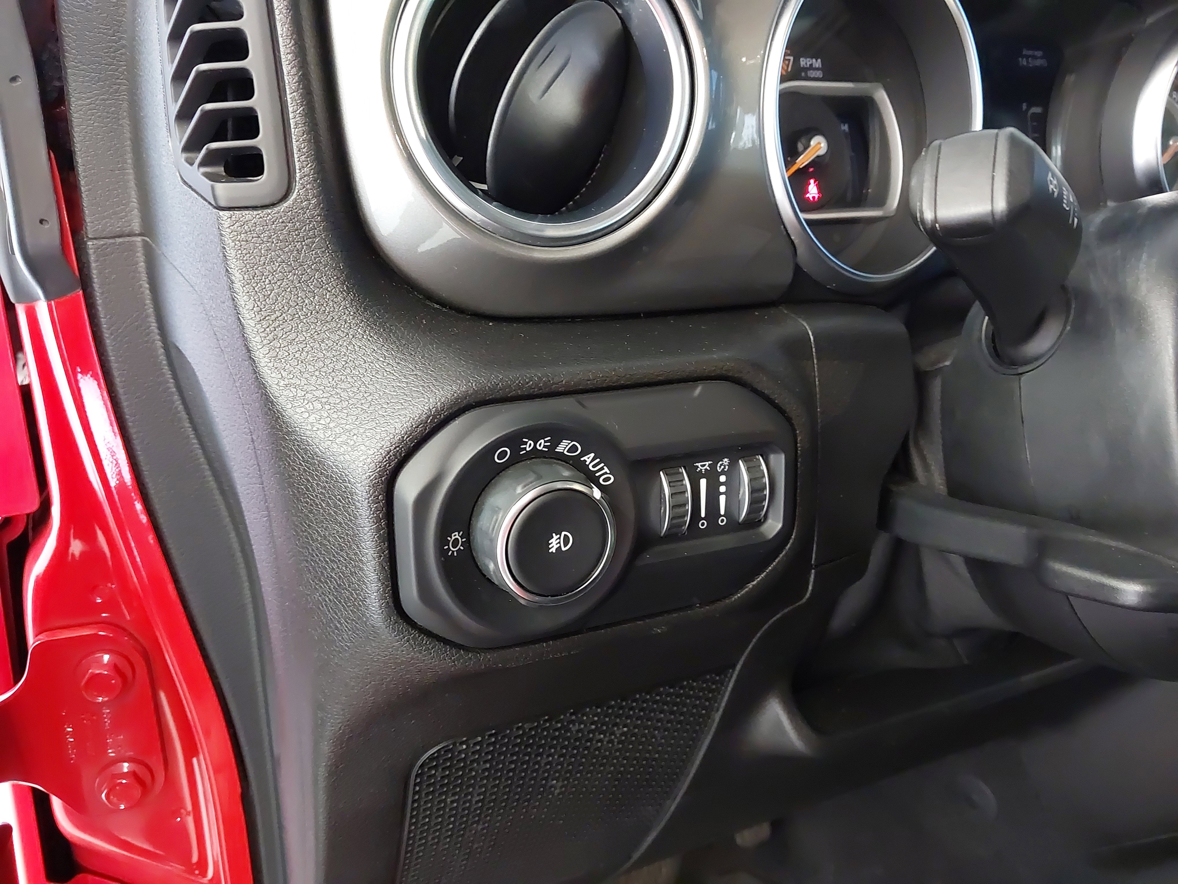 Used 2019 Jeep Wrangler Unlimited Sahara image 24
