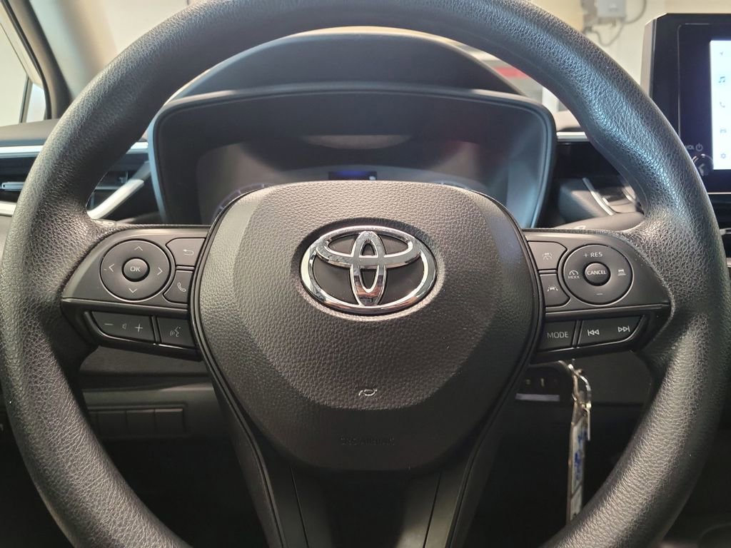 Used 2025 Toyota Corolla LE image 22