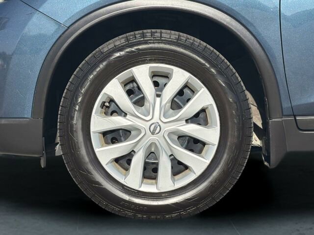 Used 2015 Nissan Rogue S image 32