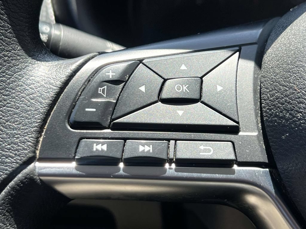 Used 2024 Nissan Kicks SV w/ Interior Electronics Package FWD image 19