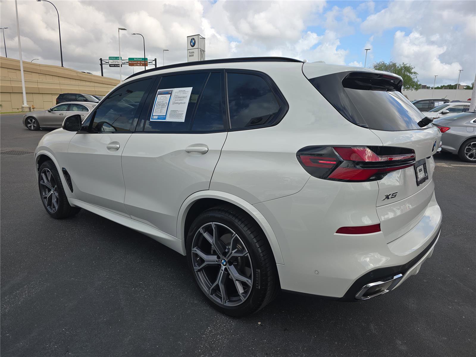 Used 2024 BMW X5 sDrive40i w/ M Sport Package image 5