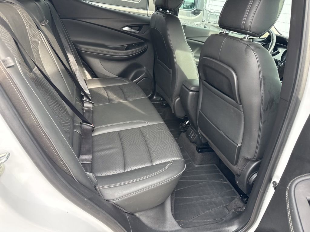 Certified 2020 Buick Encore GX Essence FWD image 44