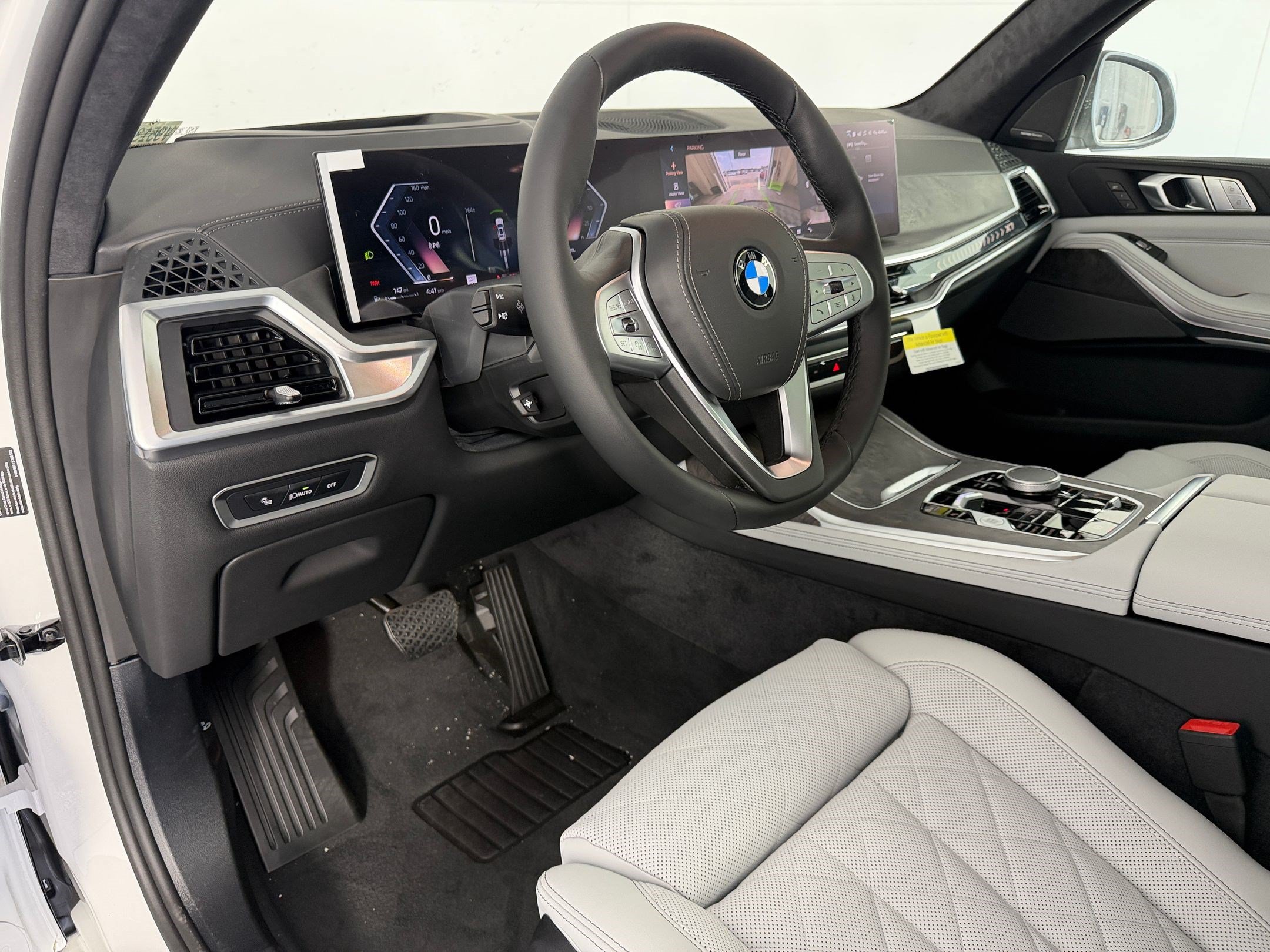 Used 2027 BMW X7 xDrive40i w/ Premium Package AWD/4WD image 4