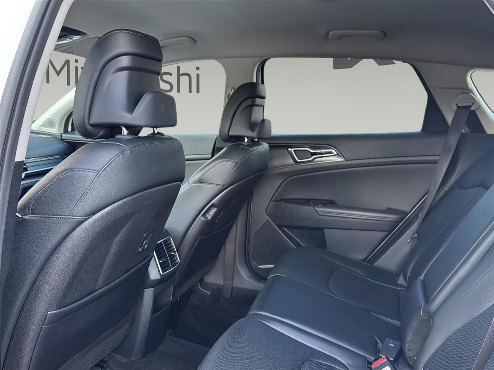 Used 2023 Kia Sportage EX image 28