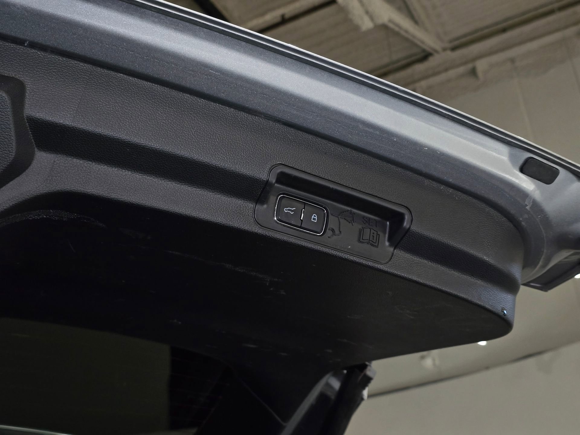 Used 2020 Ford Explorer Platinum w/ Premium Technology Package image 43