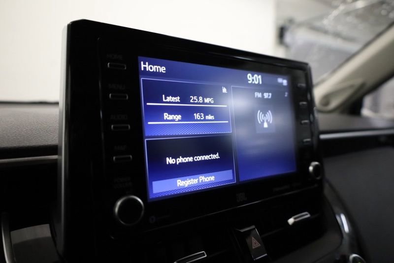 Used 2022 Toyota Corolla Cross XLE w/ Convenience Package image 16
