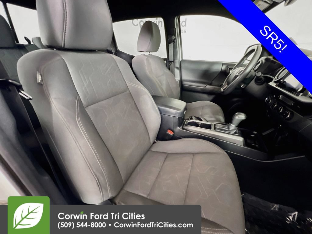 Used 2017 Toyota Tacoma SR5 AWD/4WD image 17