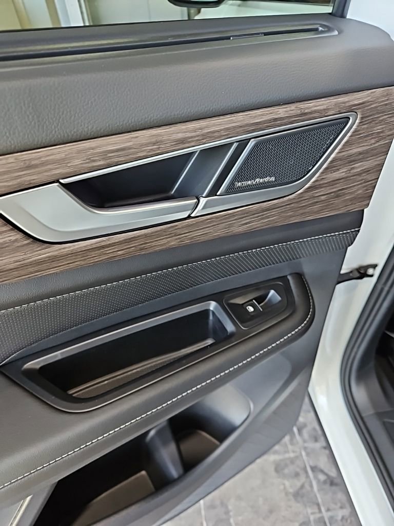 New 2026 Volkswagen Atlas SEL Premium R-Line image 23