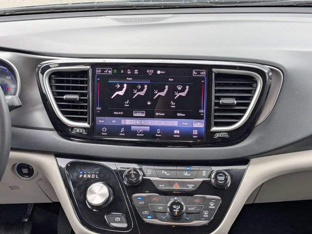 Used 2023 Chrysler Pacifica Touring-L FWD image 19