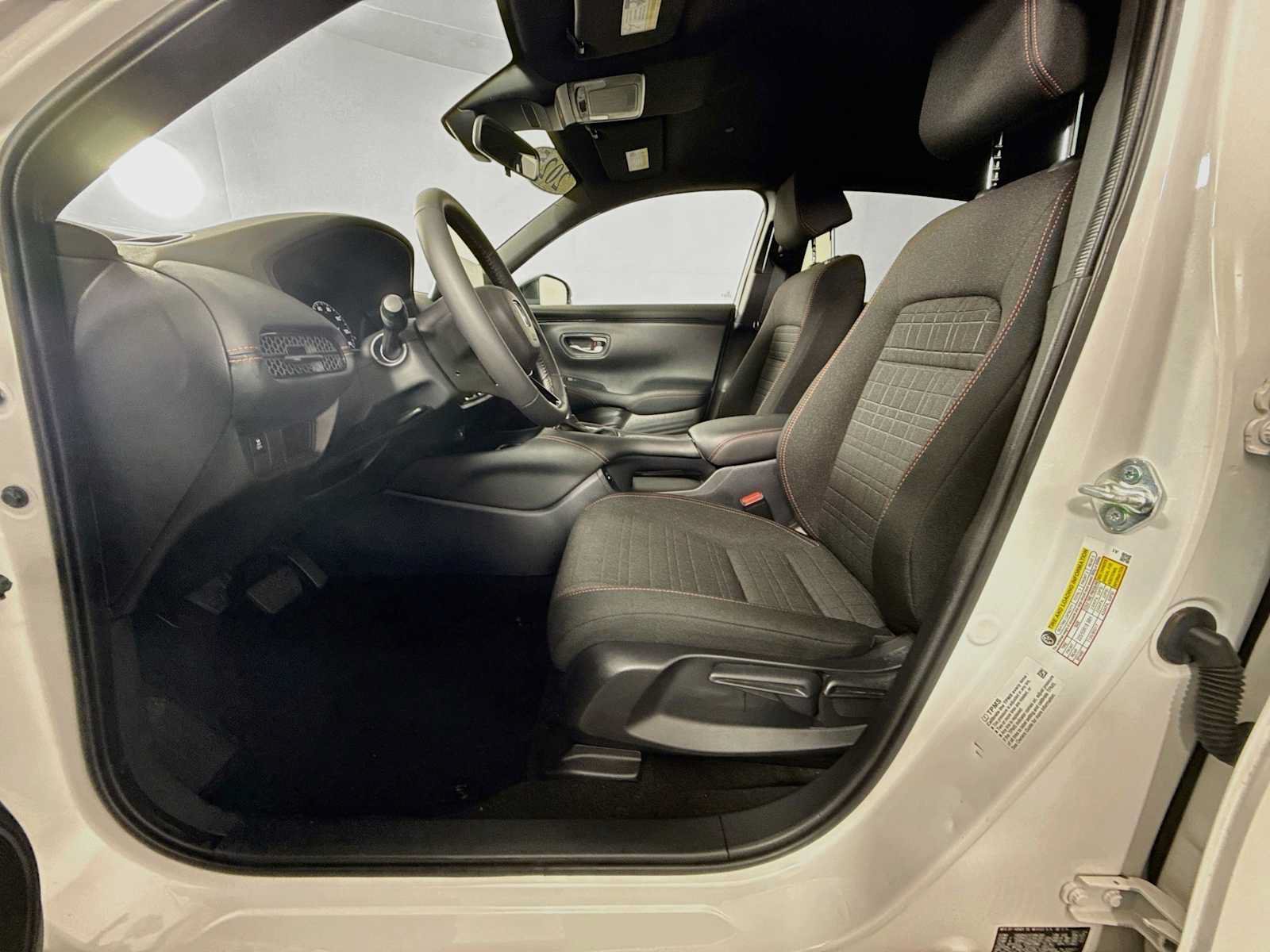 Used 2025 Honda HR-V Sport image 19
