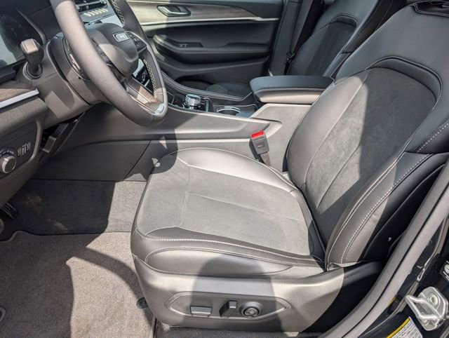 New 2026 Jeep Grand Cherokee Altitude AWD/4WD image 11