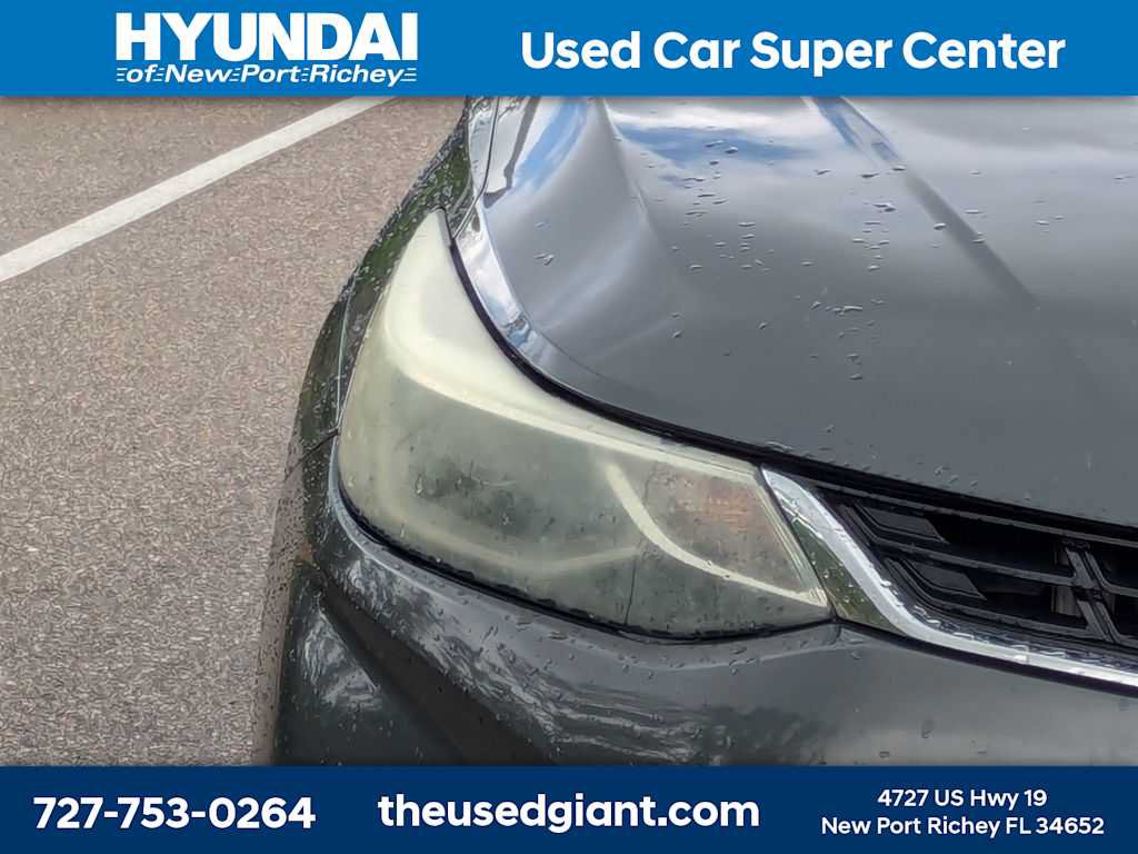 Used 2018 Chevrolet Cruze LT w/ RS Package FWD image 9