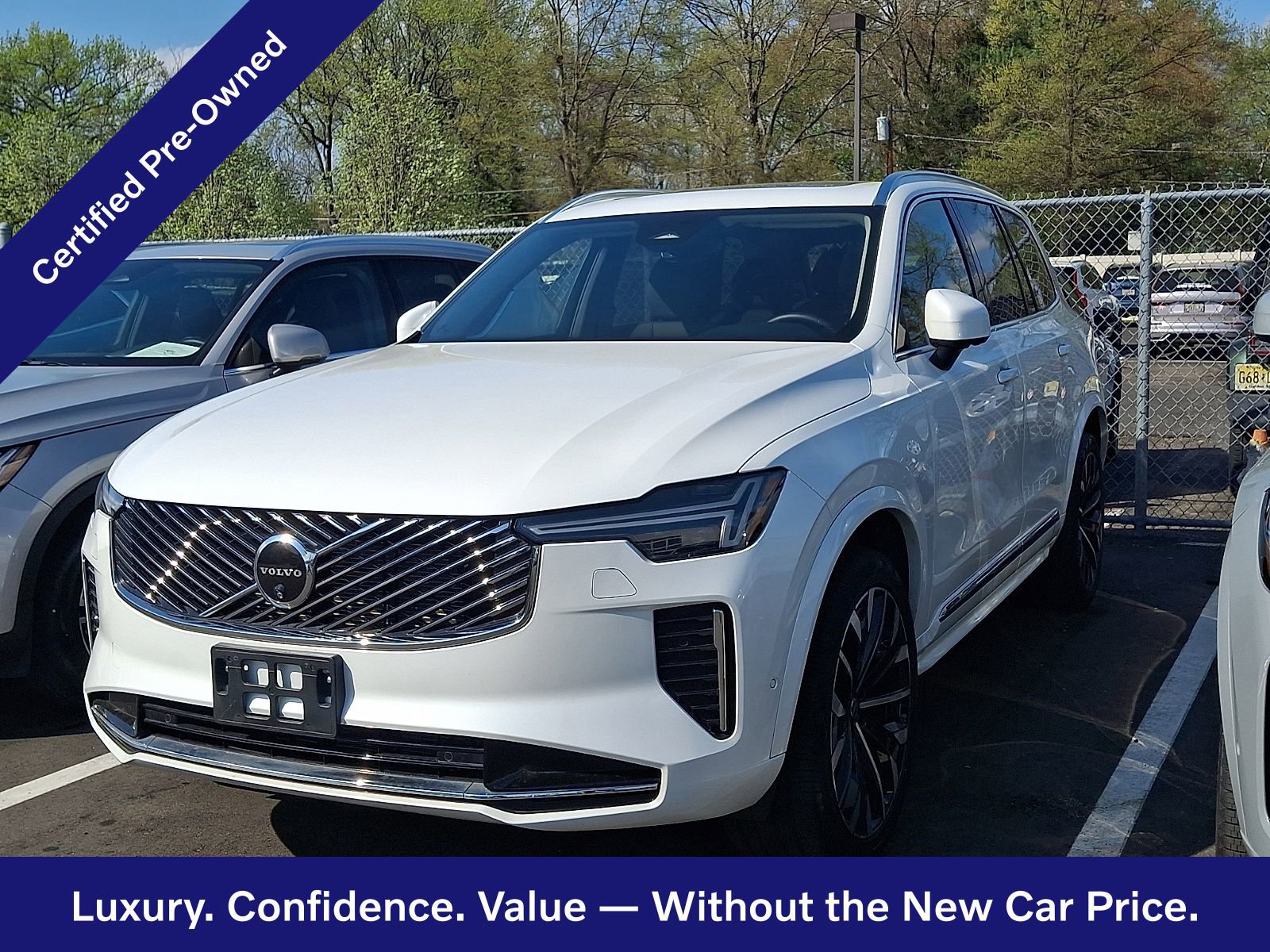 Used 2025 Volvo XC90 B6 Plus image 3