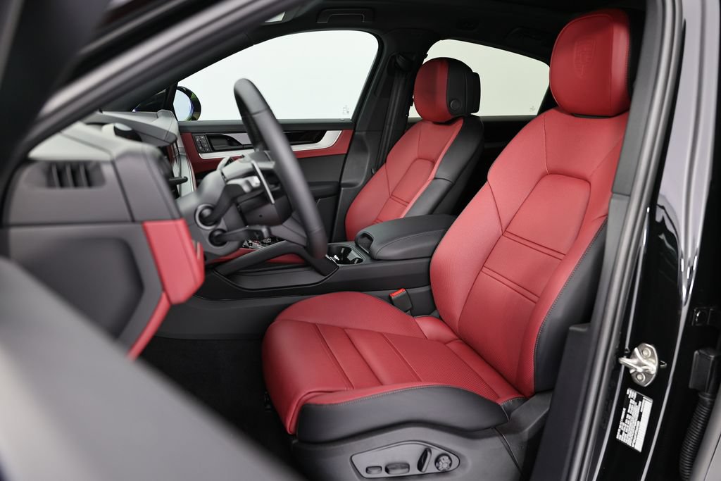 New 2026 Porsche Cayenne Coupe AWD/4WD image 5