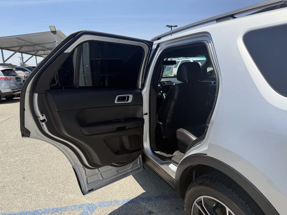 Used 2015 Ford Explorer Sport w/ Equipment Group 401A AWD/4WD image 15