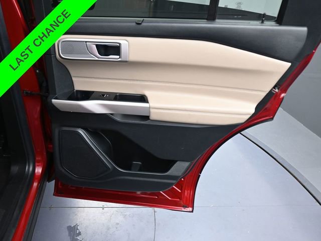 Used 2023 Ford Explorer Limited image 13