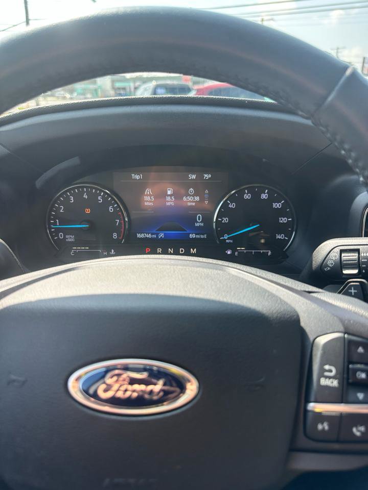 Used 2020 Ford Explorer XLT w/ Equipment Group 202A image 7