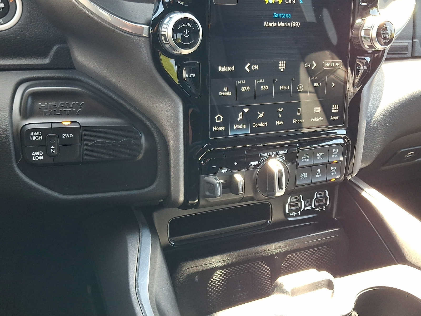 Used 2024 RAM 3500 Laramie w/ Night Edition AWD/4WD image 15