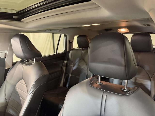 Used 2021 Toyota Highlander XLE AWD/4WD image 18