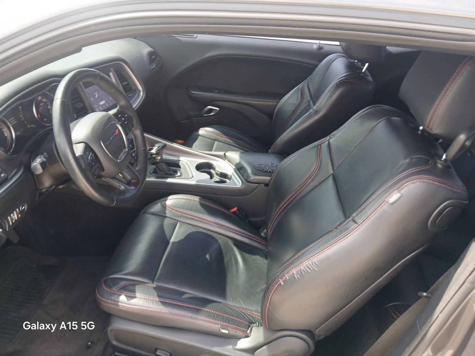 Used 2019 Dodge Challenger SXT RWD image 9