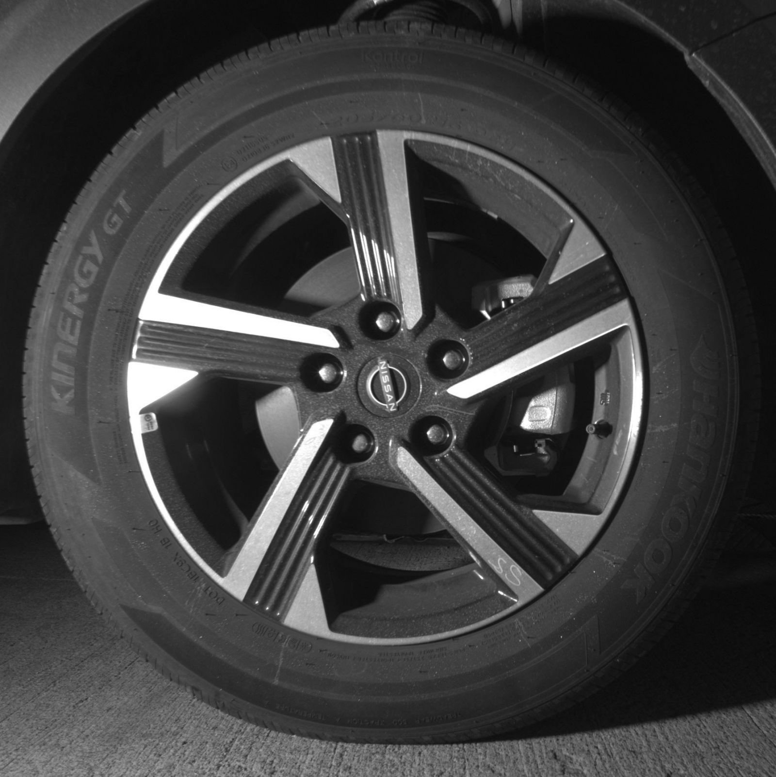 Used 2025 Nissan Sentra SV FWD image 15