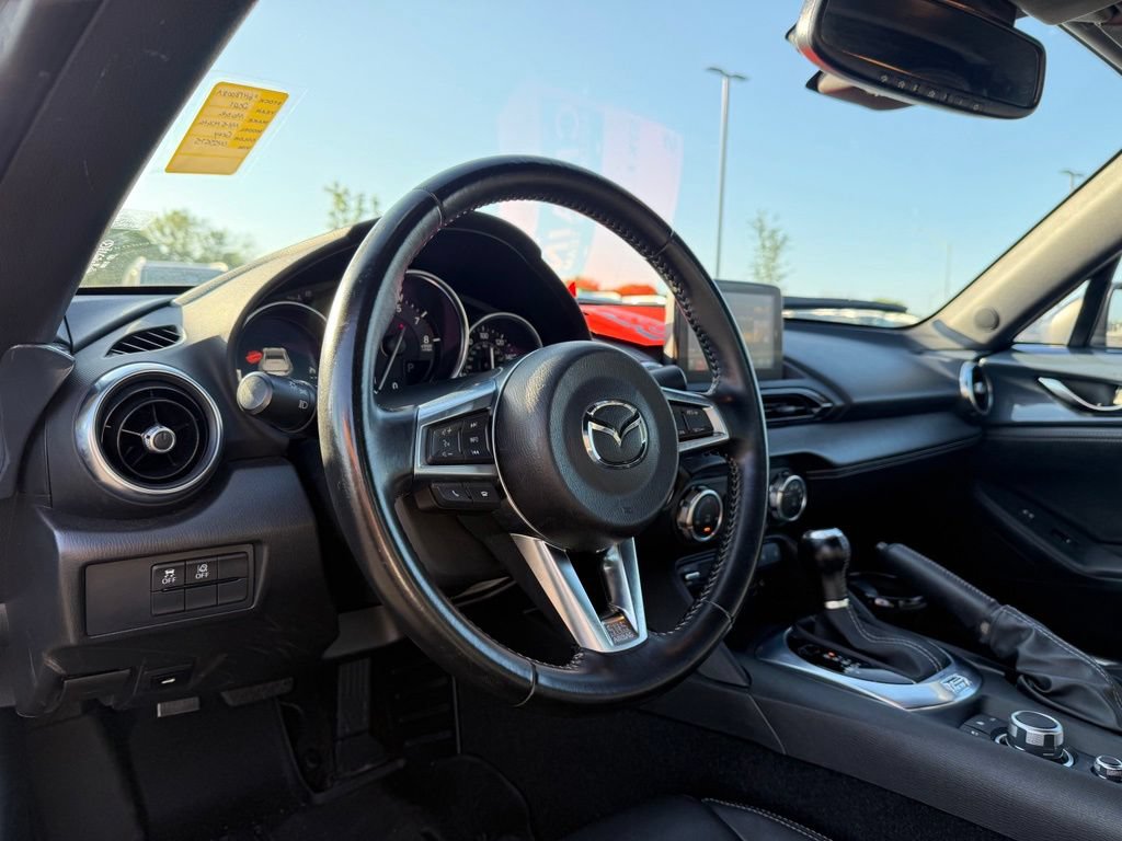 Used 2021 MAZDA MX-5 Miata RF Grand Touring RWD image 12