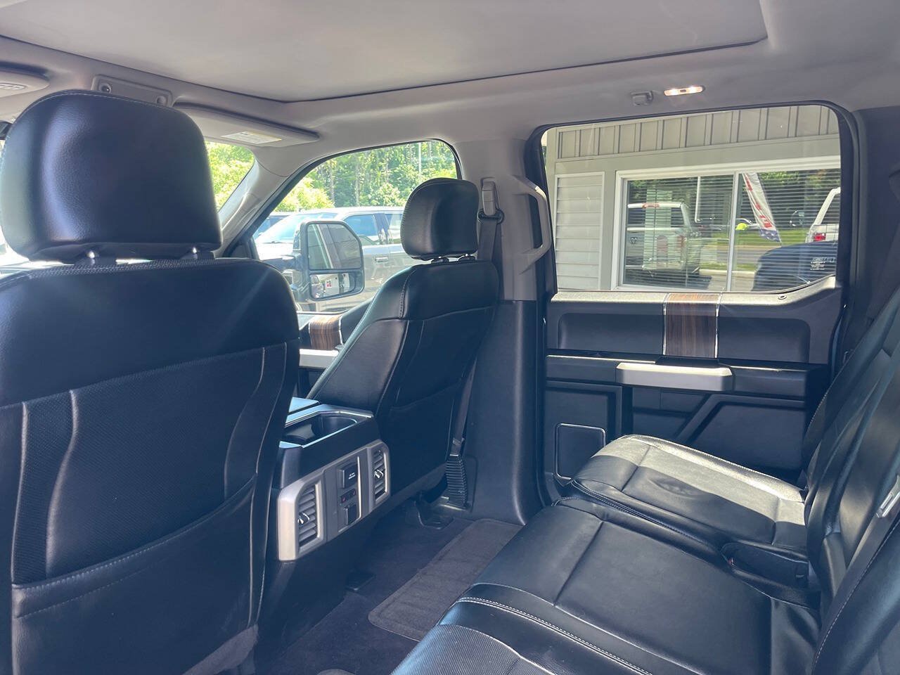 Used 2015 Ford F150 Lariat w/ Equipment Group 502A Luxury AWD/4WD image 25