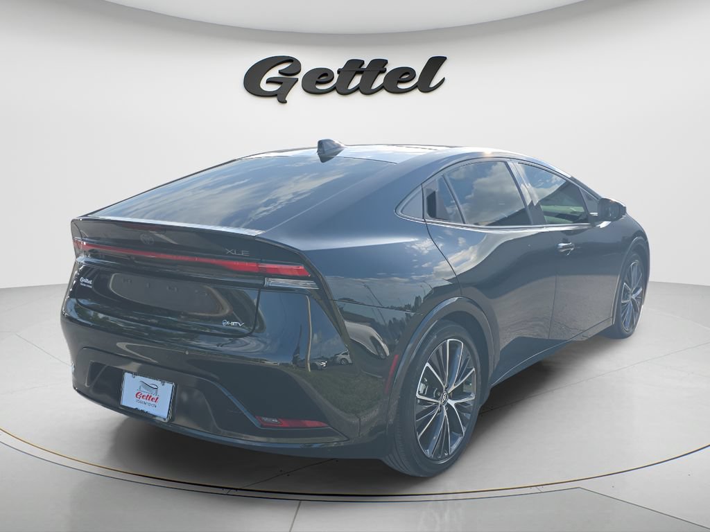 Used 2024 Toyota Prius XLE FWD image 5