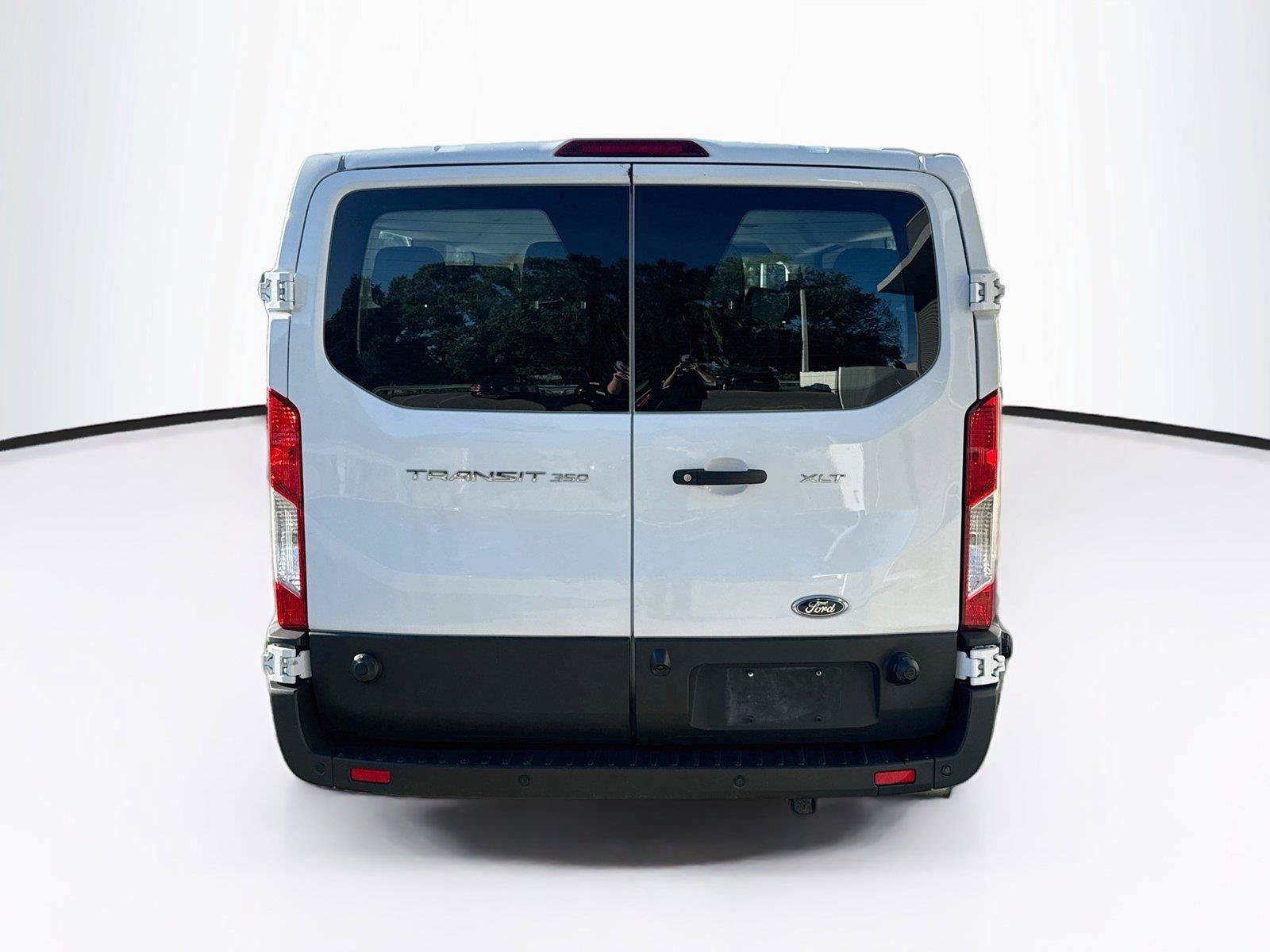 Used 2024 Ford Transit 350 XLT RWD image 4