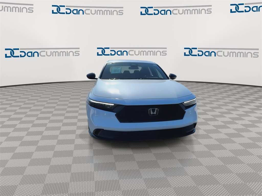 Used 2025 Honda Accord Sport image 3