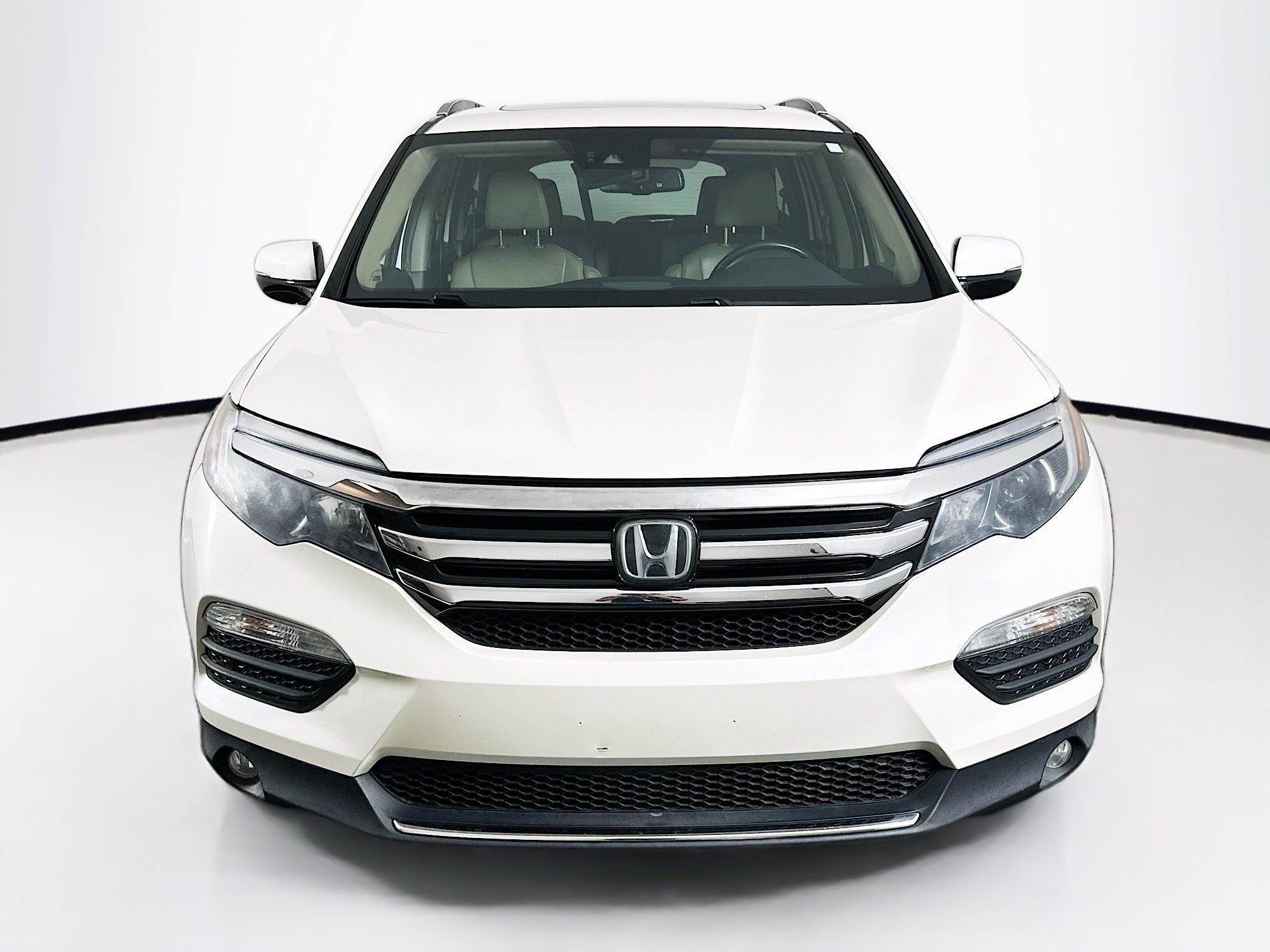 Used 2017 Honda Pilot Elite image 2