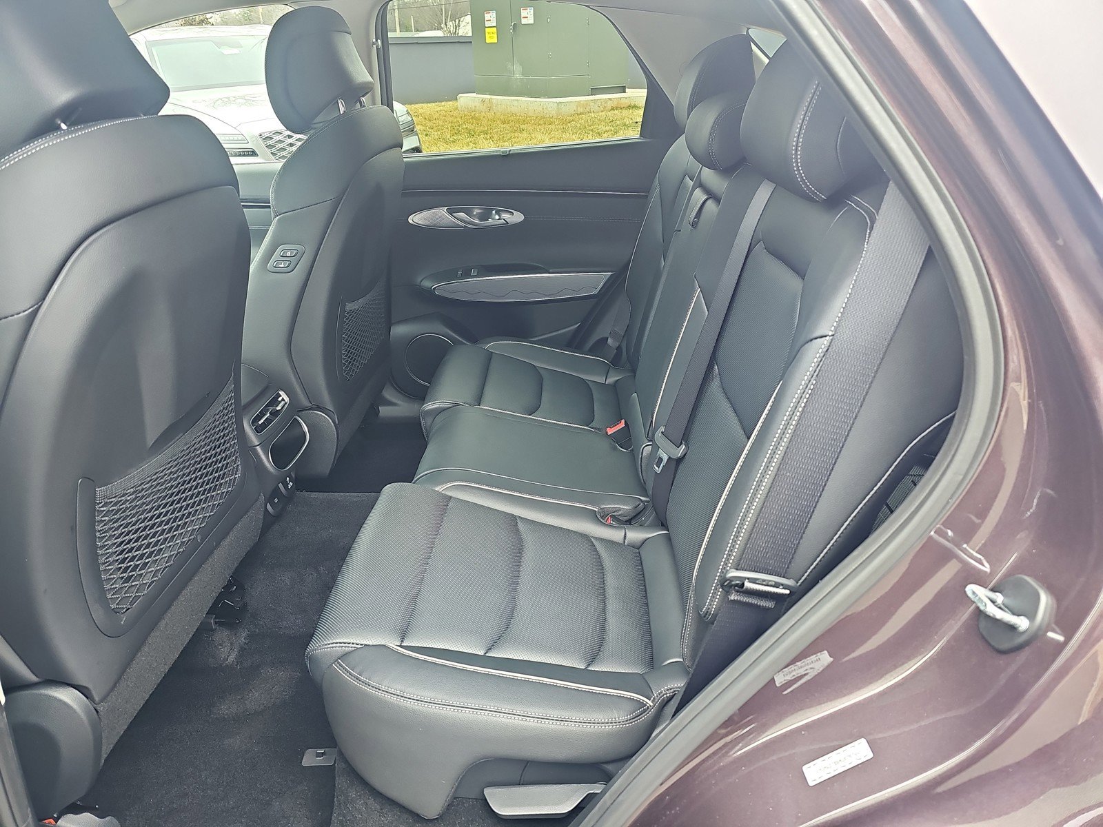 Used 2022 Genesis GV70 2.5T w/ Advanced Package image 33