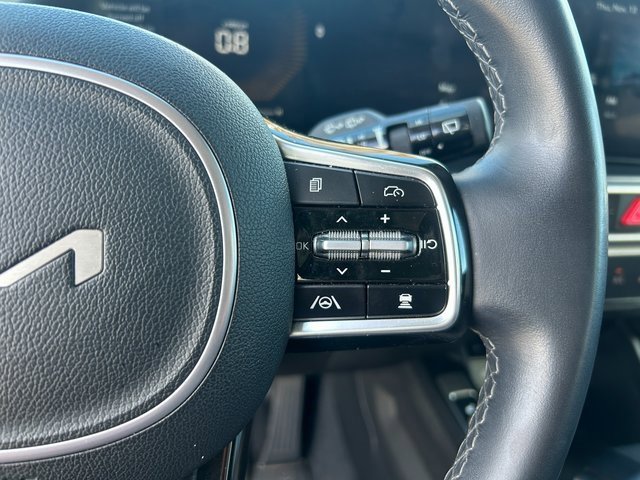 Used 2024 Kia Sorento S image 18
