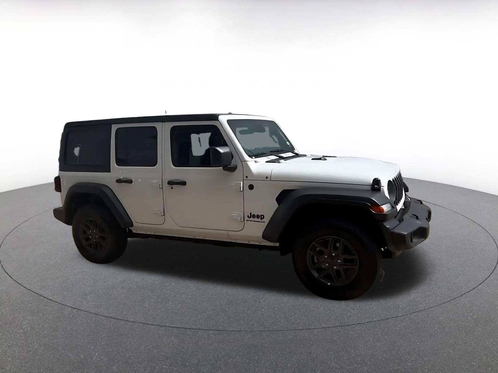 Used 2025 Jeep Wrangler Unlimited Sport AWD/4WD image 2