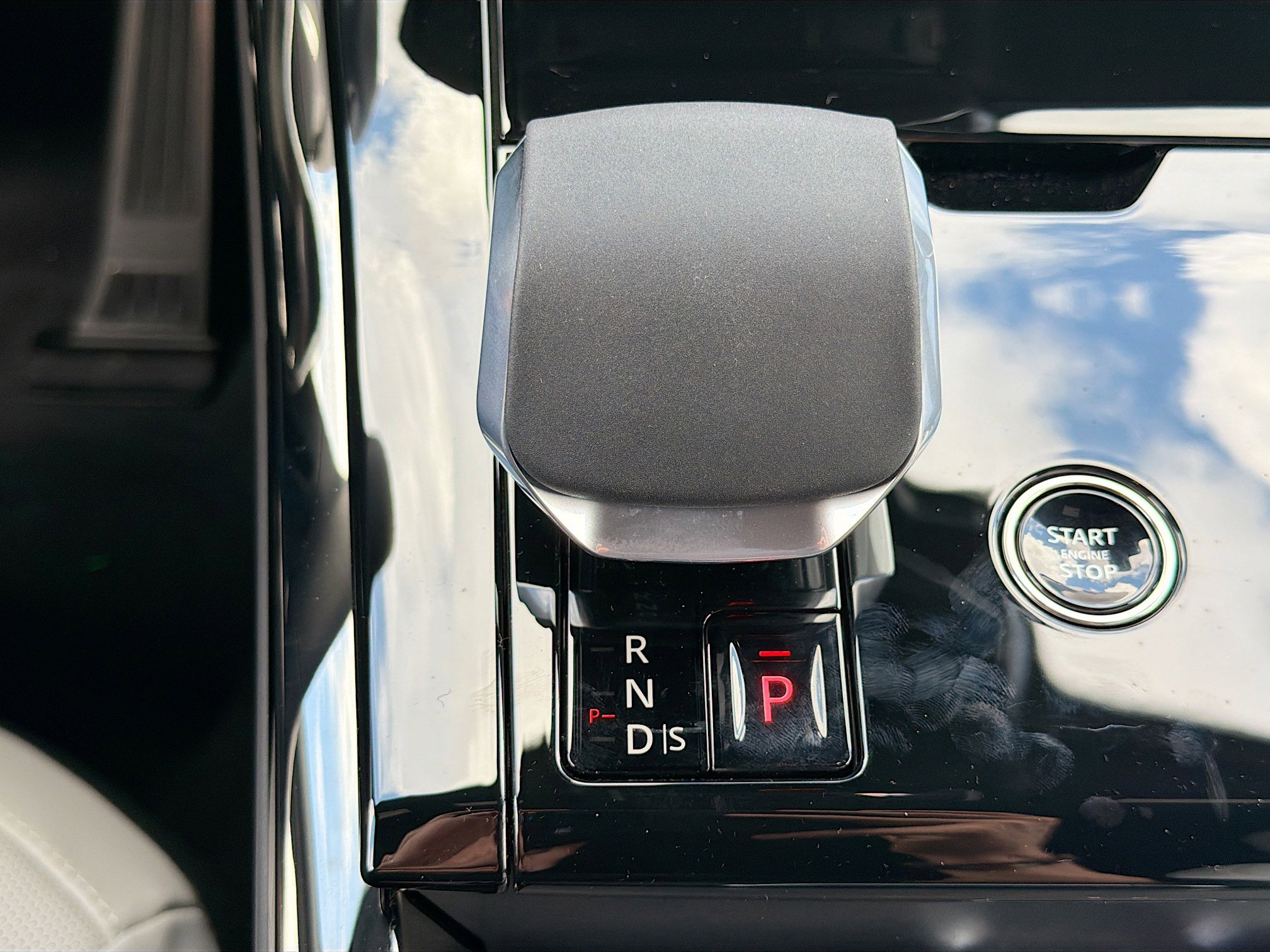 New 2026 Land Rover Range Rover Sport Dynamic SE AWD/4WD image 30