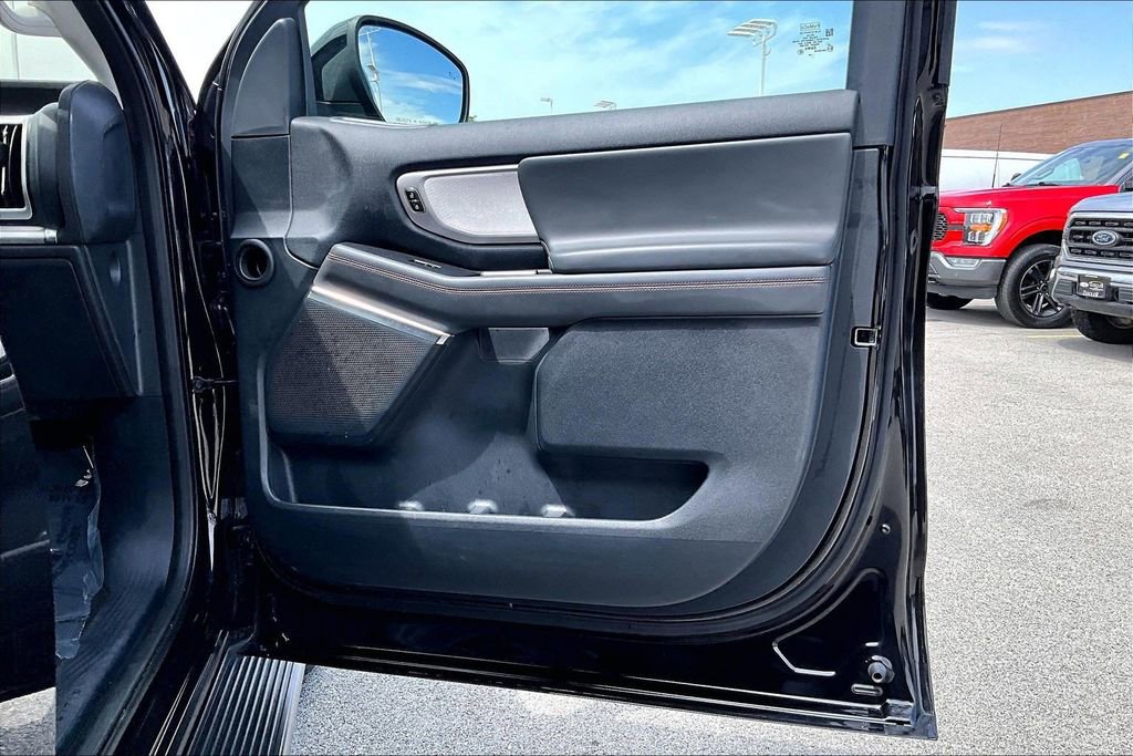 Used 2025 Ford Expedition Max Active AWD/4WD image 23