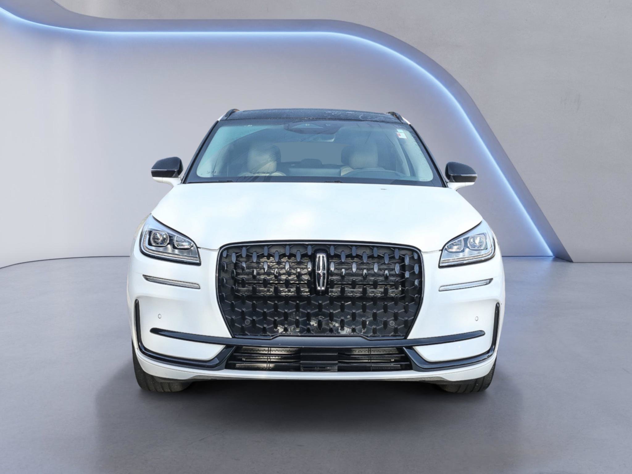 Used 2023 Lincoln Corsair Reserve w/ Equipment Group 202A AWD/4WD image 3