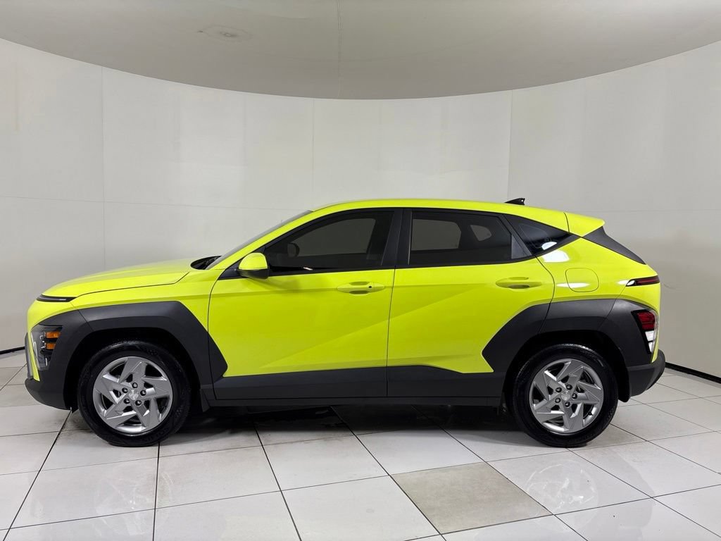 Used 2025 Hyundai Kona SE FWD image 2