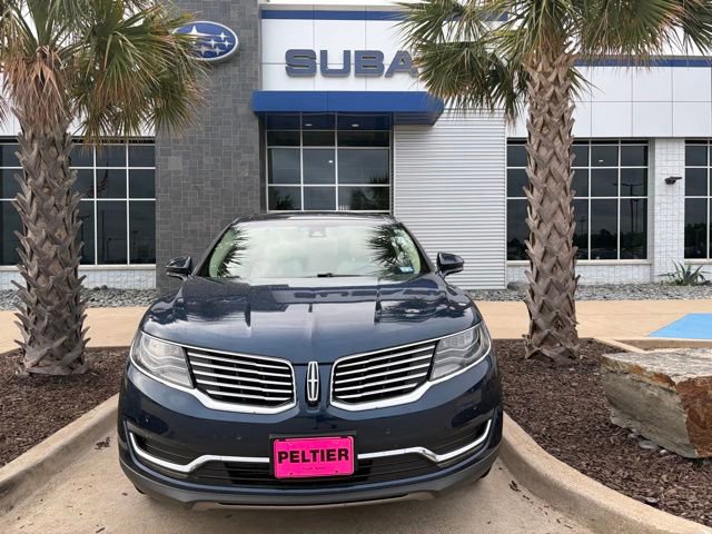 Used 2017 Lincoln MKX Reserve w/ Luxury Package FWD image 2