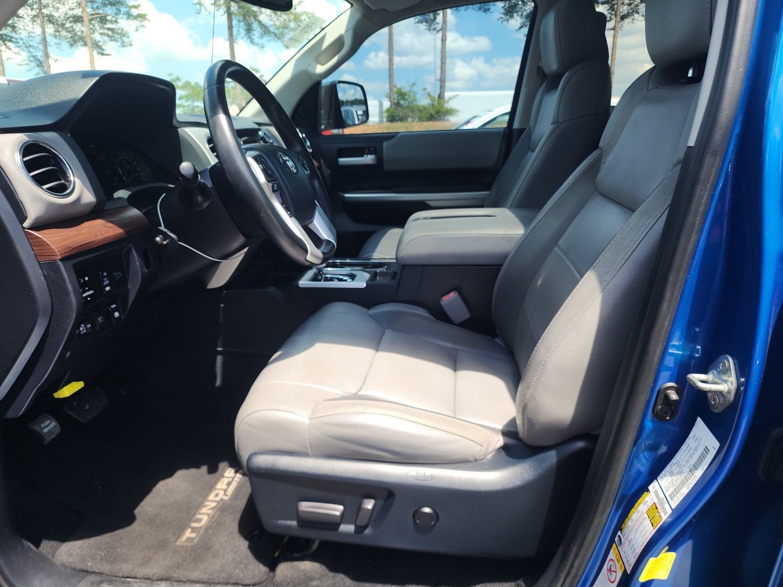 Used 2018 Toyota Tundra Limited w/ Limited Premium Package AWD/4WD image 10