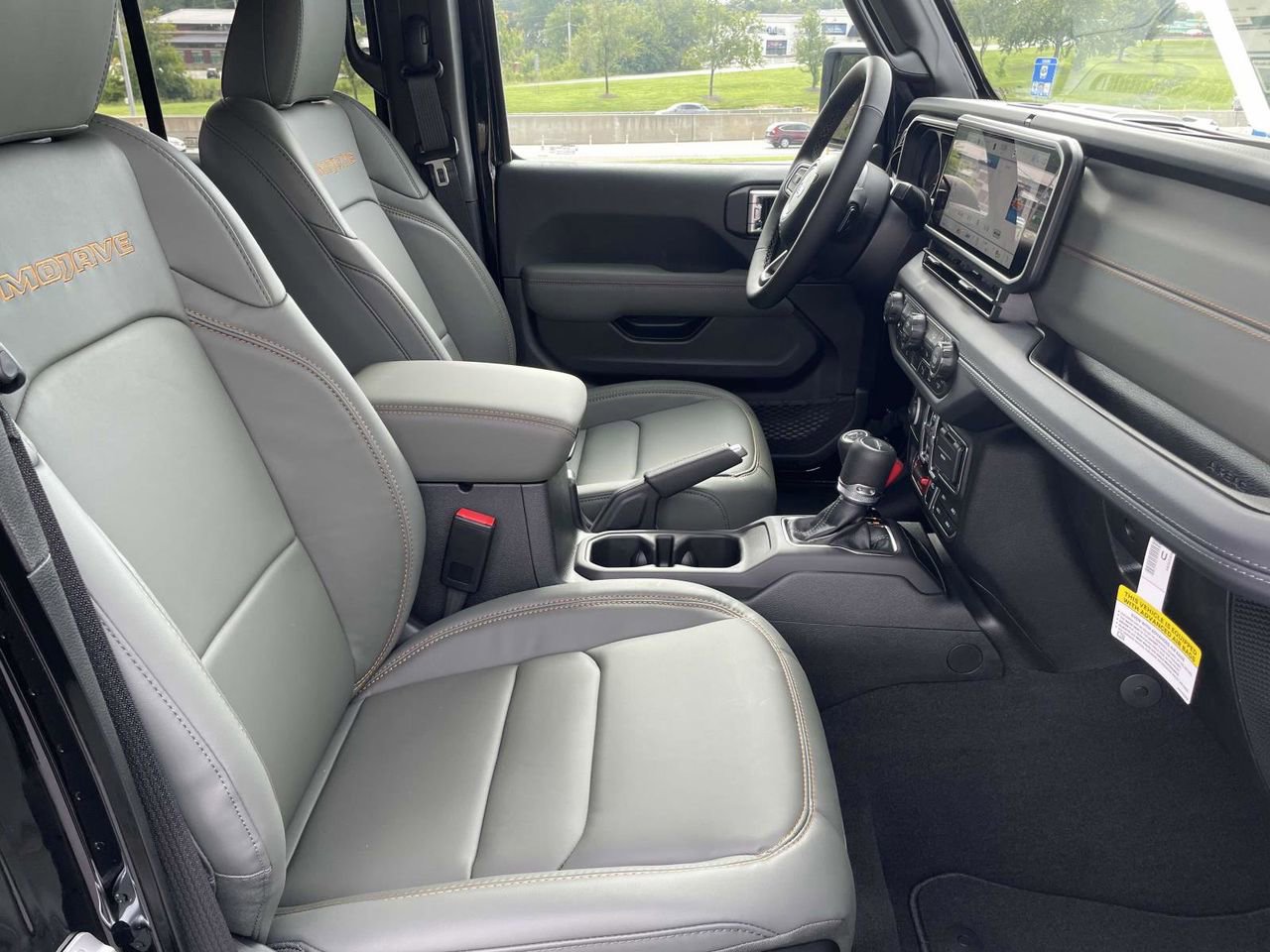 New 2025 Jeep Gladiator Mojave w/ Safety Group image 32