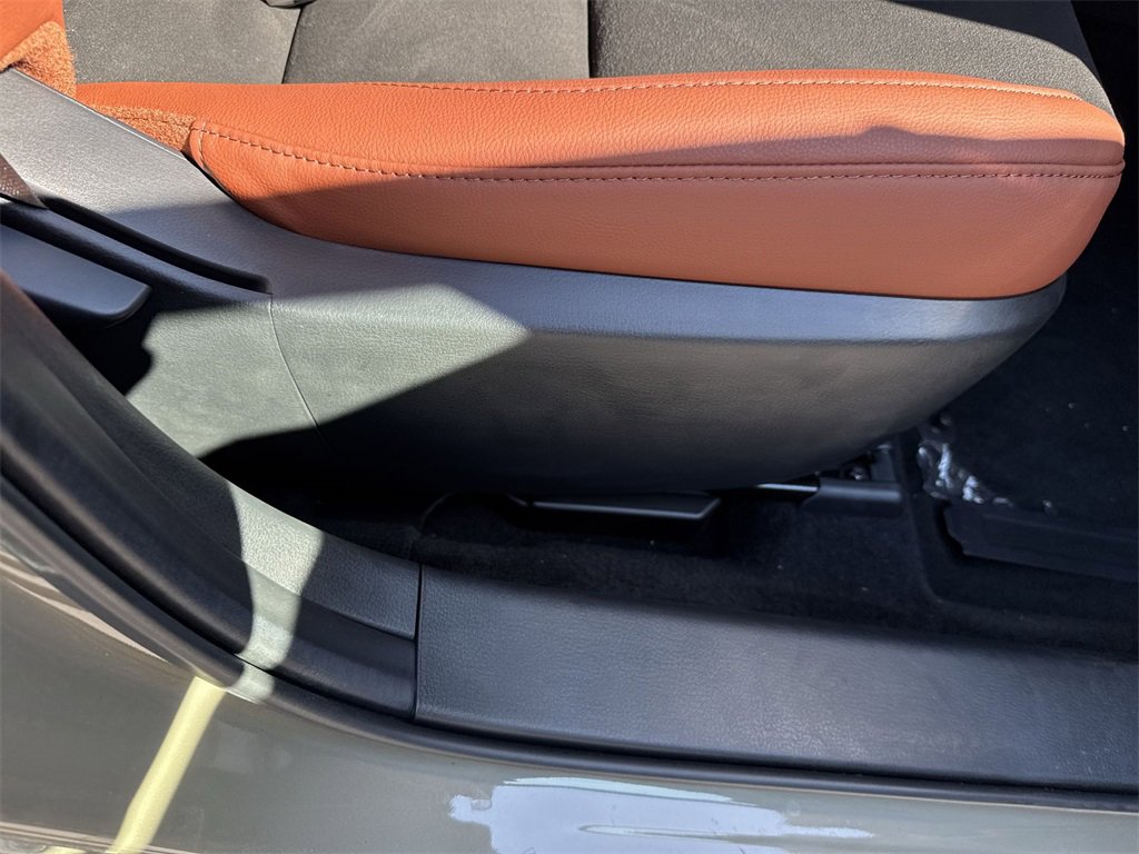 New 2024 MAZDA CX-30 Carbon image 46