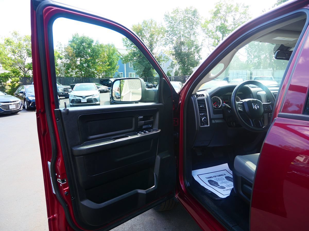 Used 2019 RAM 1500 Express AWD/4WD image 14