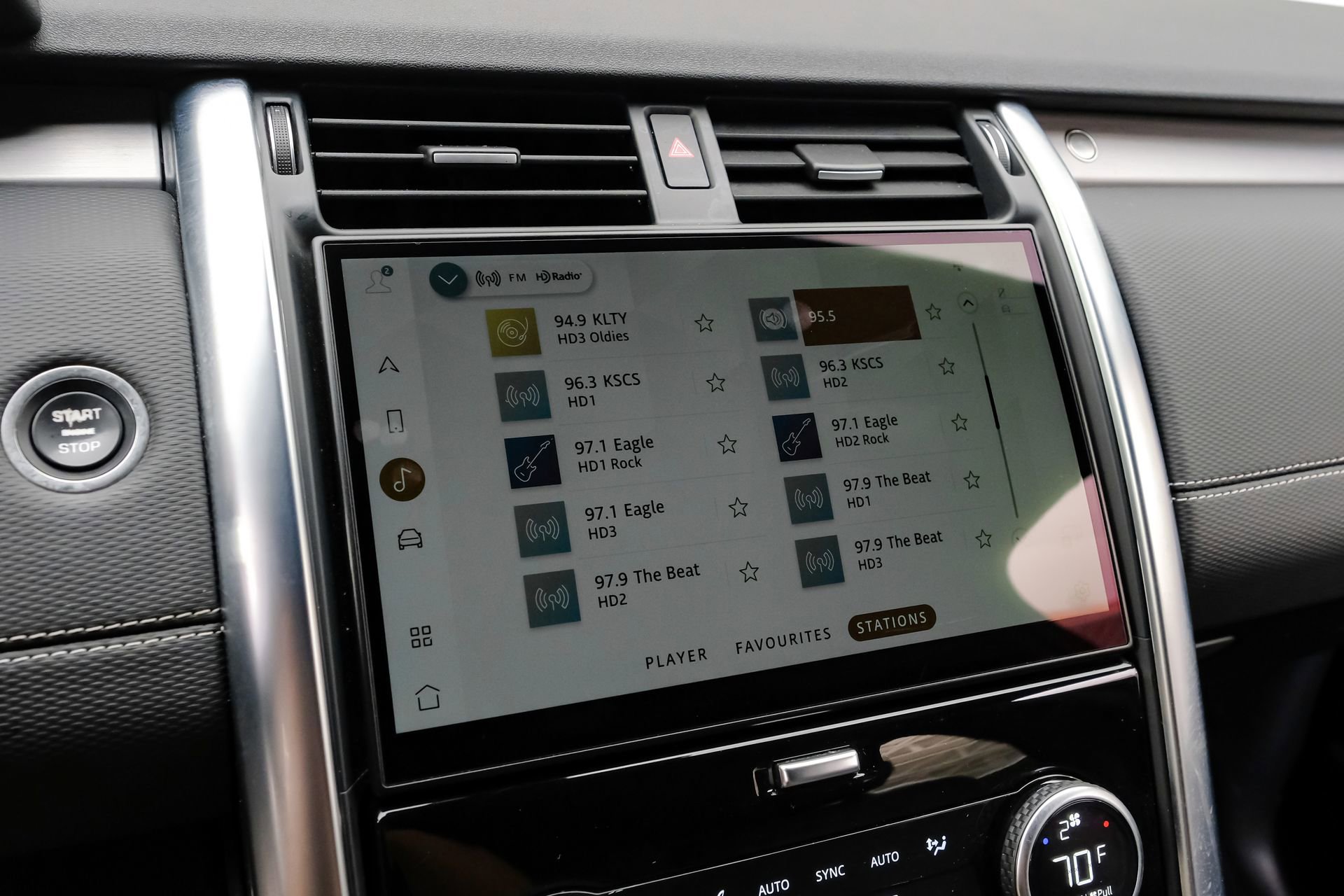 Used 2023 Land Rover Discovery S R-Dynamic image 32