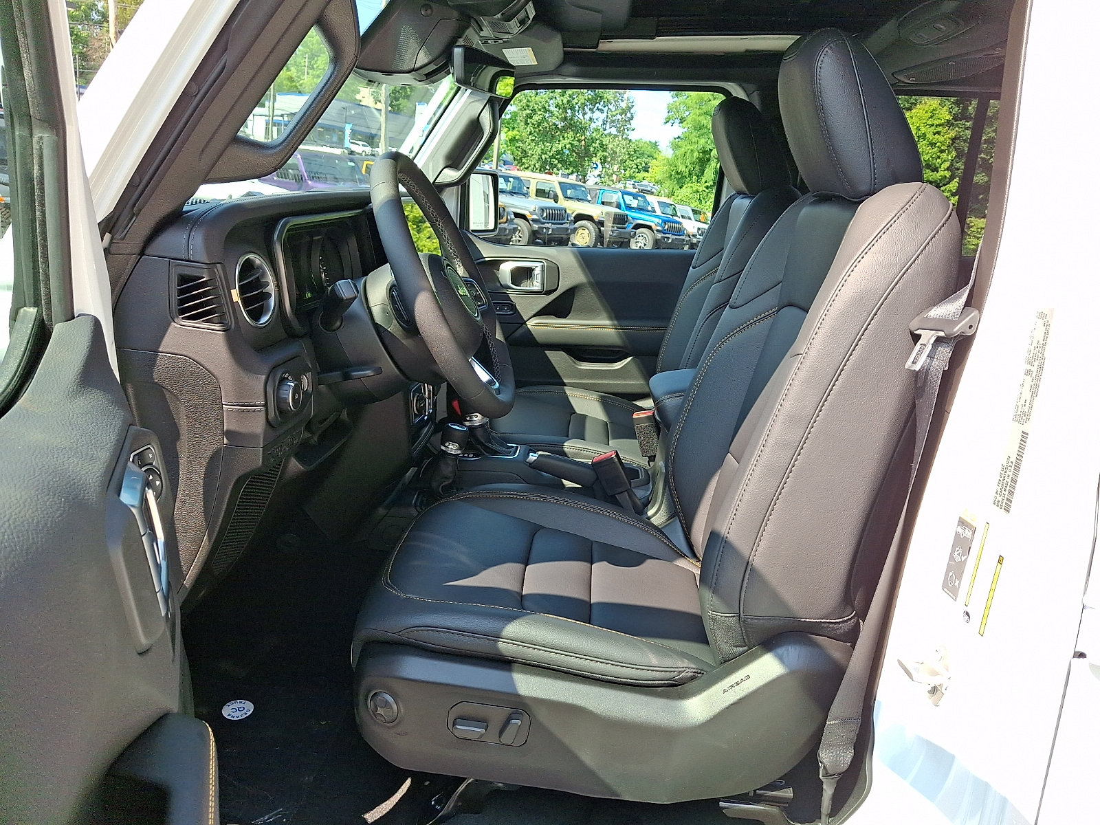 New 2026 Jeep Wrangler Unlimited Sahara AWD/4WD image 9