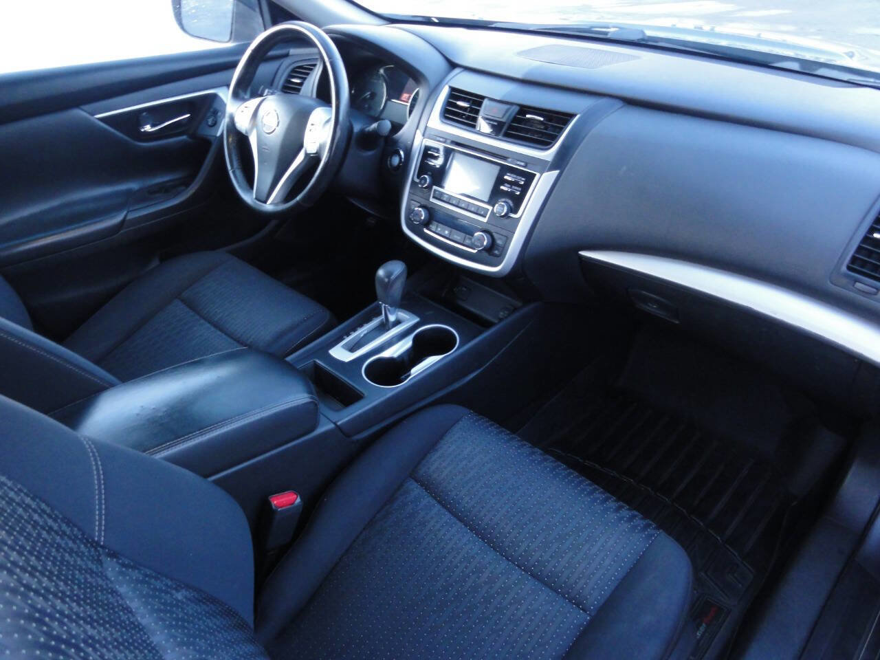 Used 2016 Nissan Altima 2.5 SV image 11