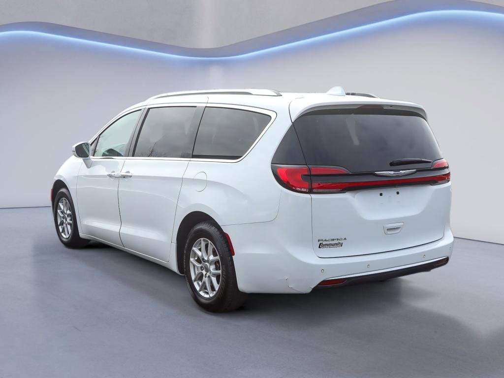 Used 2021 Chrysler Pacifica Touring-L image 4