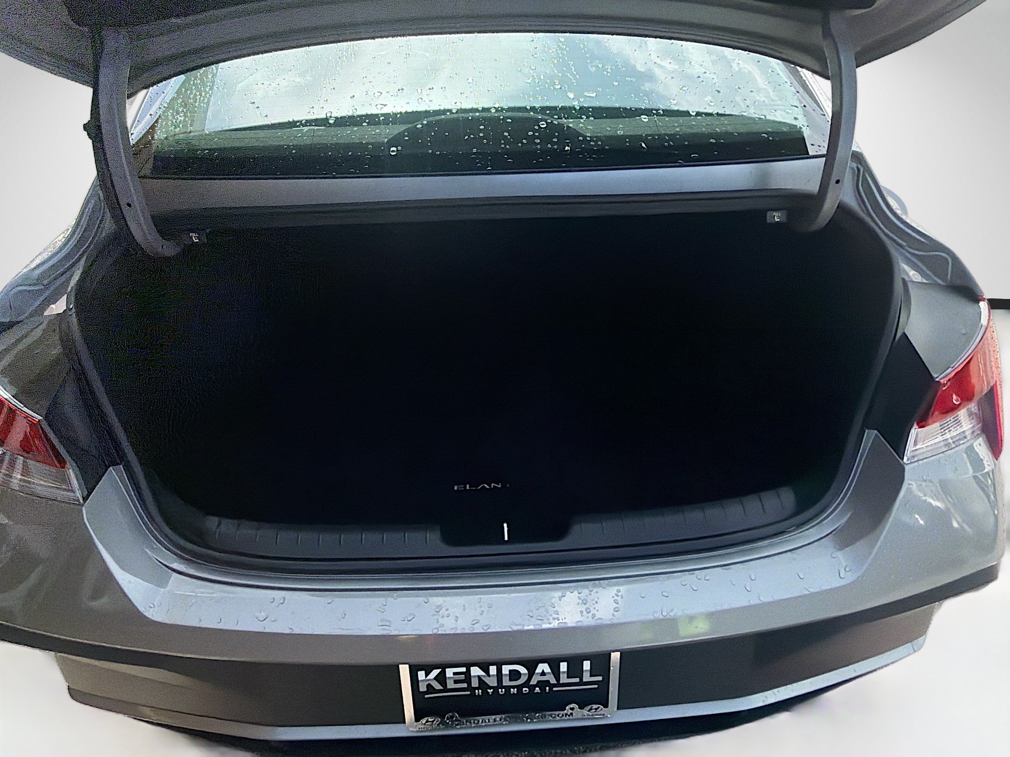 Used 2025 Hyundai Elantra SE FWD image 23
